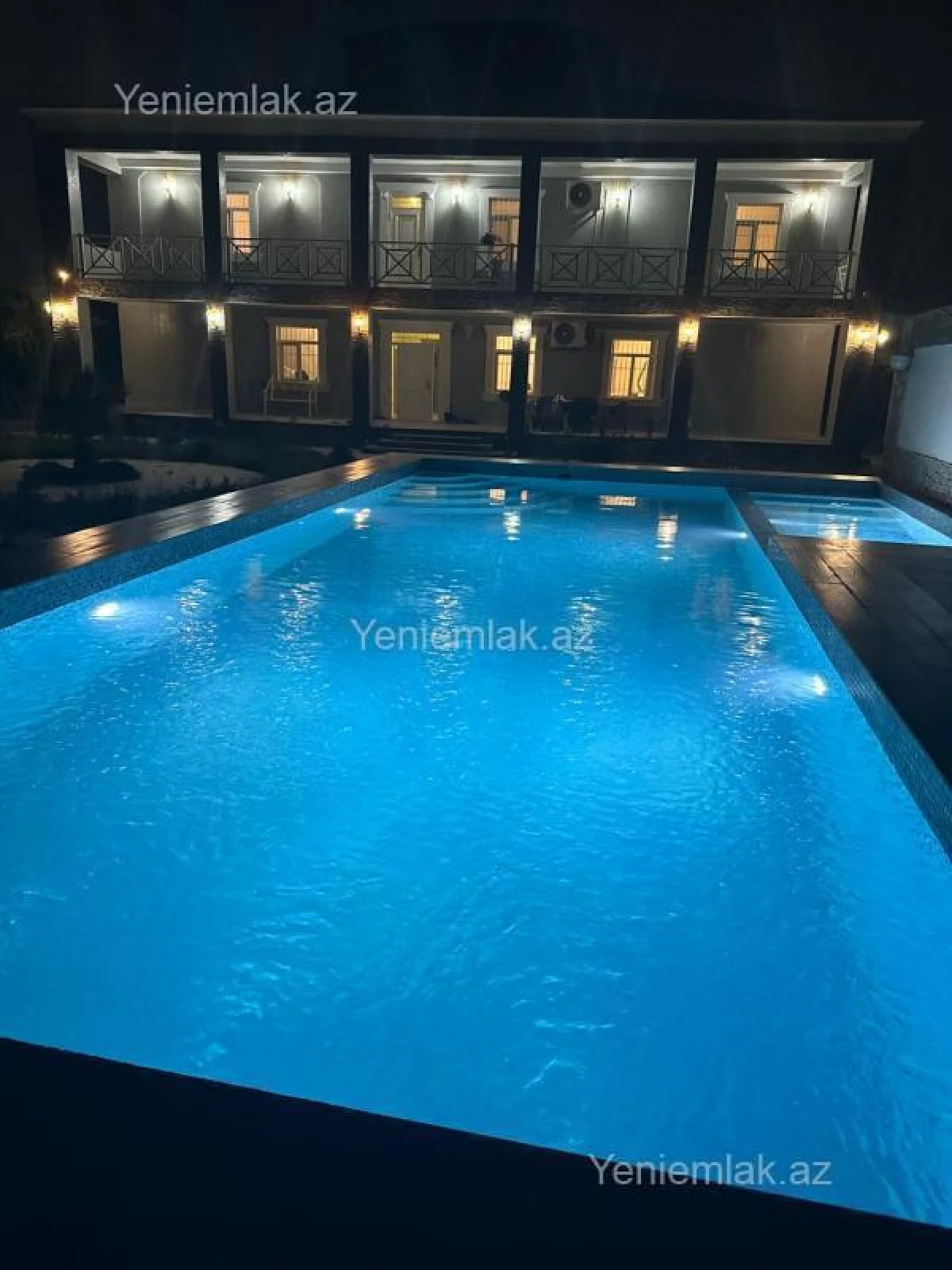 Satılır 7 otaqlı həyət evi 400 m²