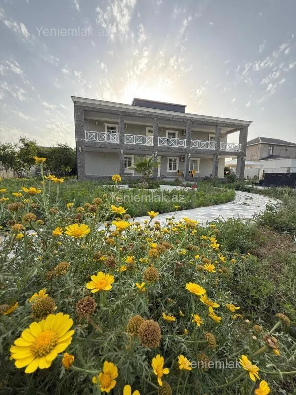 Satılır 7 otaqlı həyət evi 400 m²
