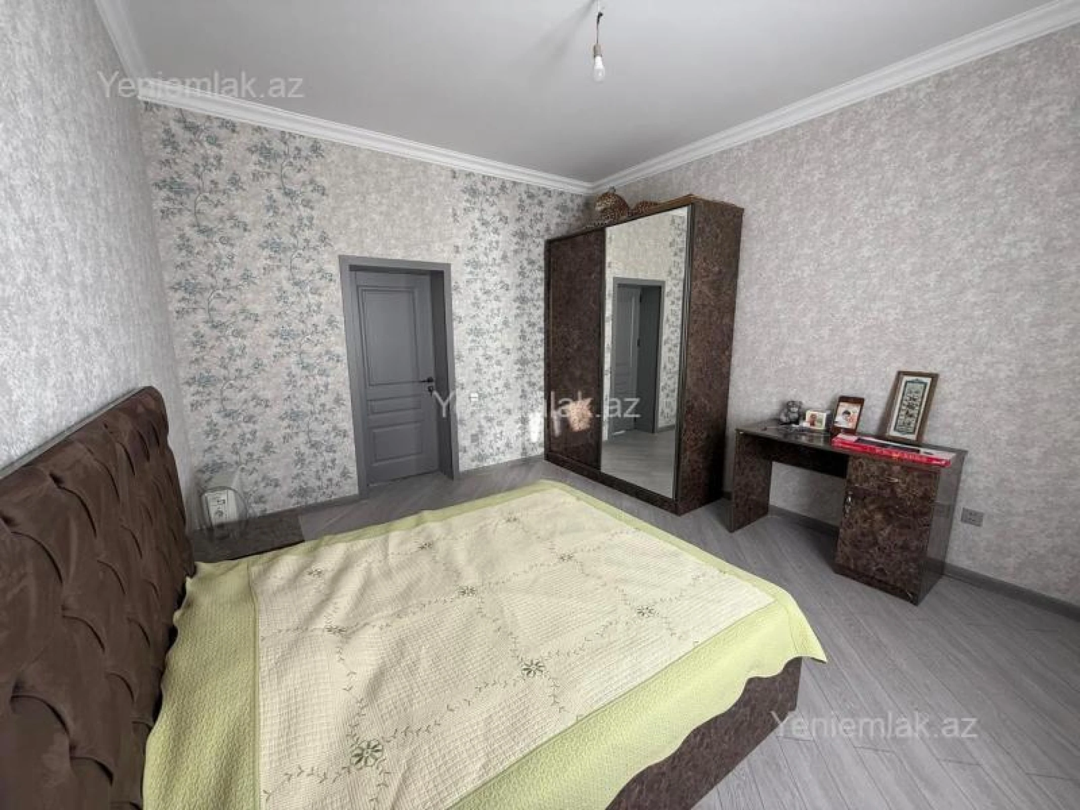 Satılır 7 otaqlı həyət evi 400 m²