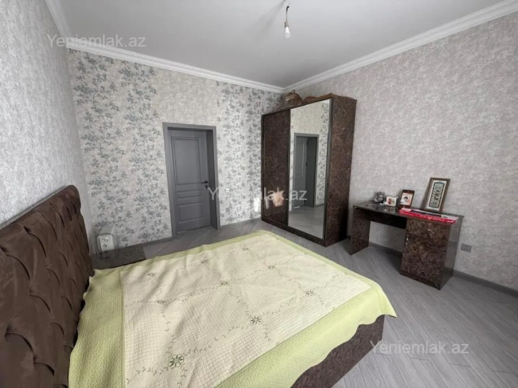 Satılır 7 otaqlı həyət evi 400 m²