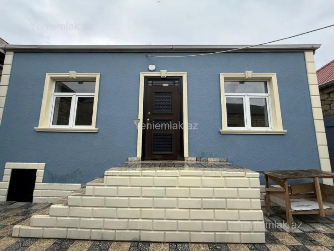 Satılır 3 otaqlı həyət evi 100 m²