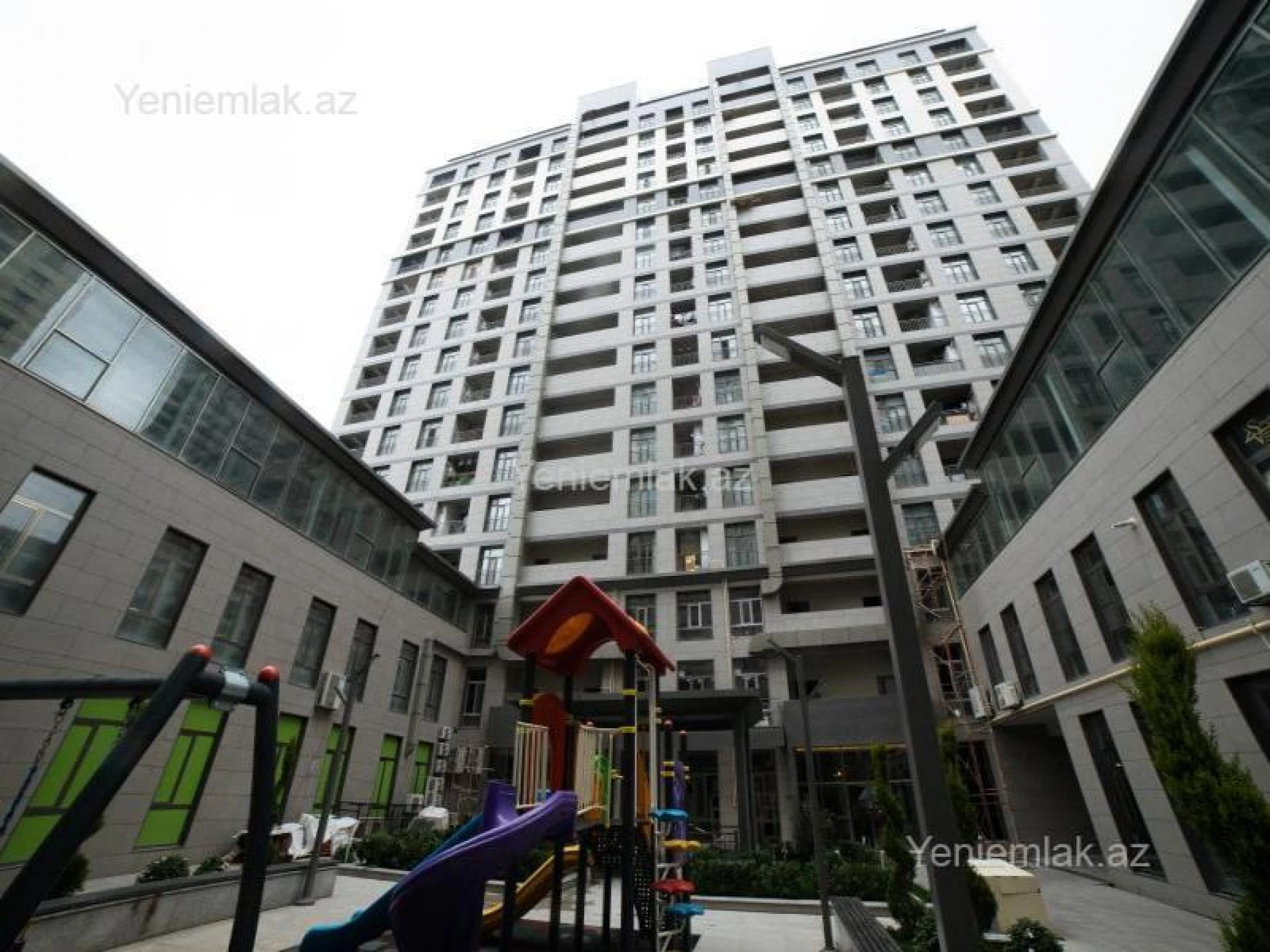 Satılır 3 otaqlı yeni tikili 105 m²