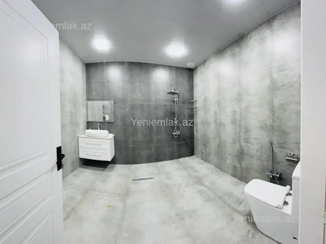 Satılır 6 otaqlı həyət evi 230 m²