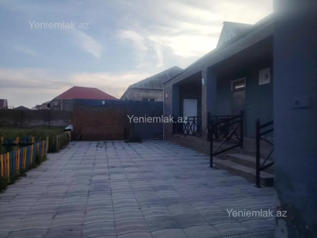 Satılır 3 otaqlı həyət evi 100 m²