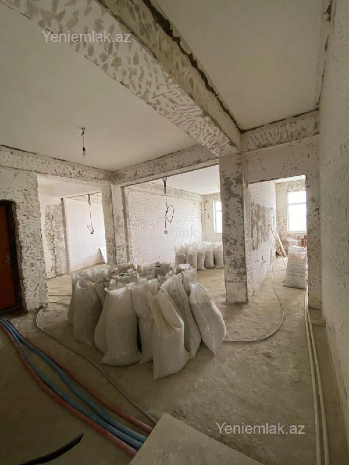 Satılır 3 otaqlı yeni tikili 130 m²