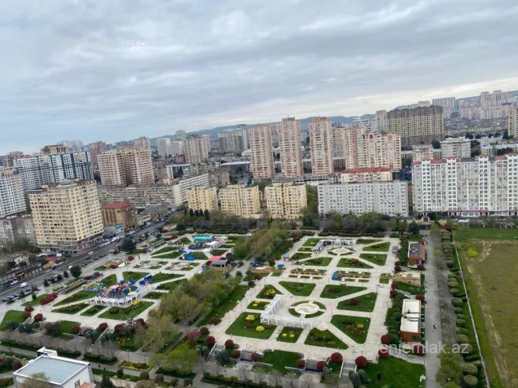 Satılır 3 otaqlı yeni tikili 130 m²