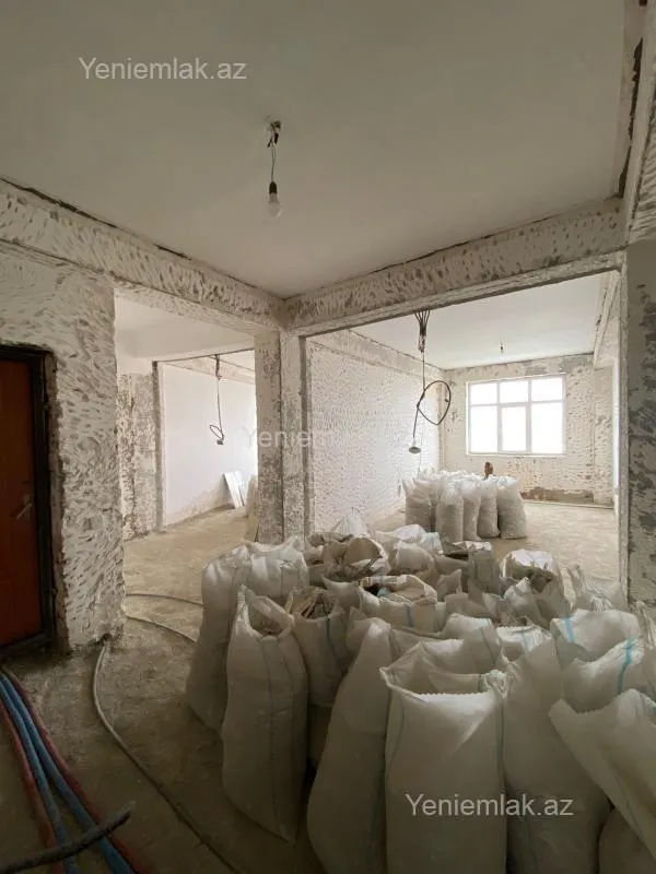 Satılır 3 otaqlı yeni tikili 130 m²