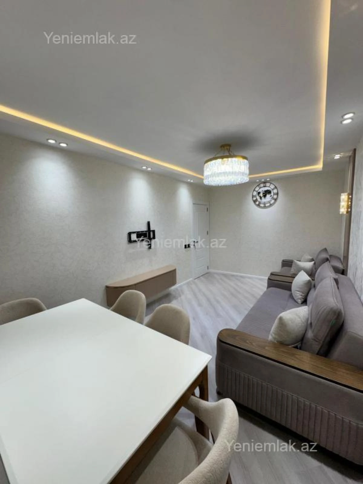 Satılır 2 otaqlı köhnə tikili 65 m²