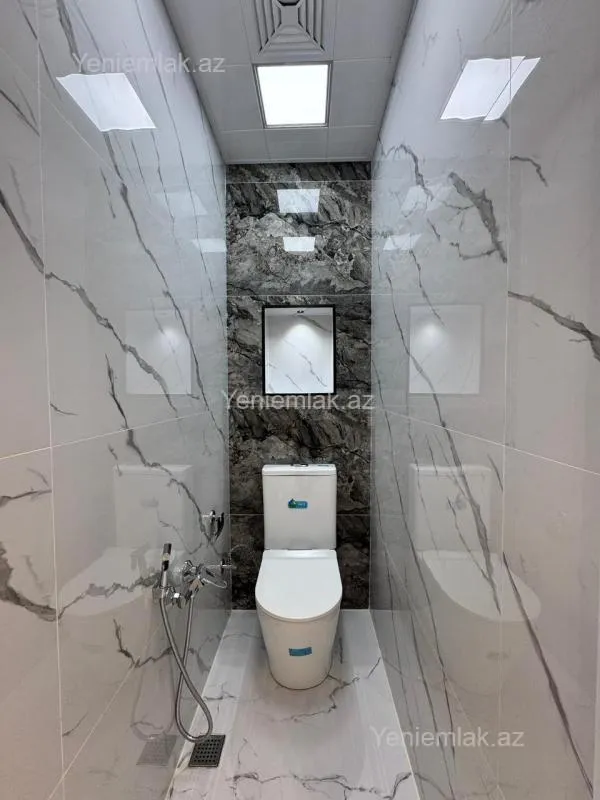 Satılır 2 otaqlı köhnə tikili 65 m²
