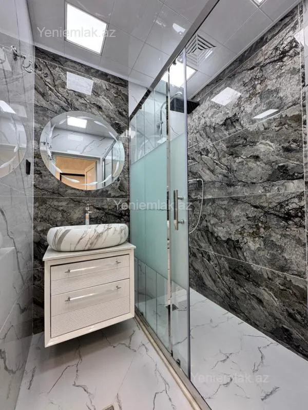 Satılır 2 otaqlı köhnə tikili 65 m²