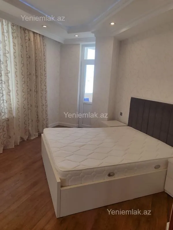 Satılır 3 otaqlı yeni tikili 105 m²