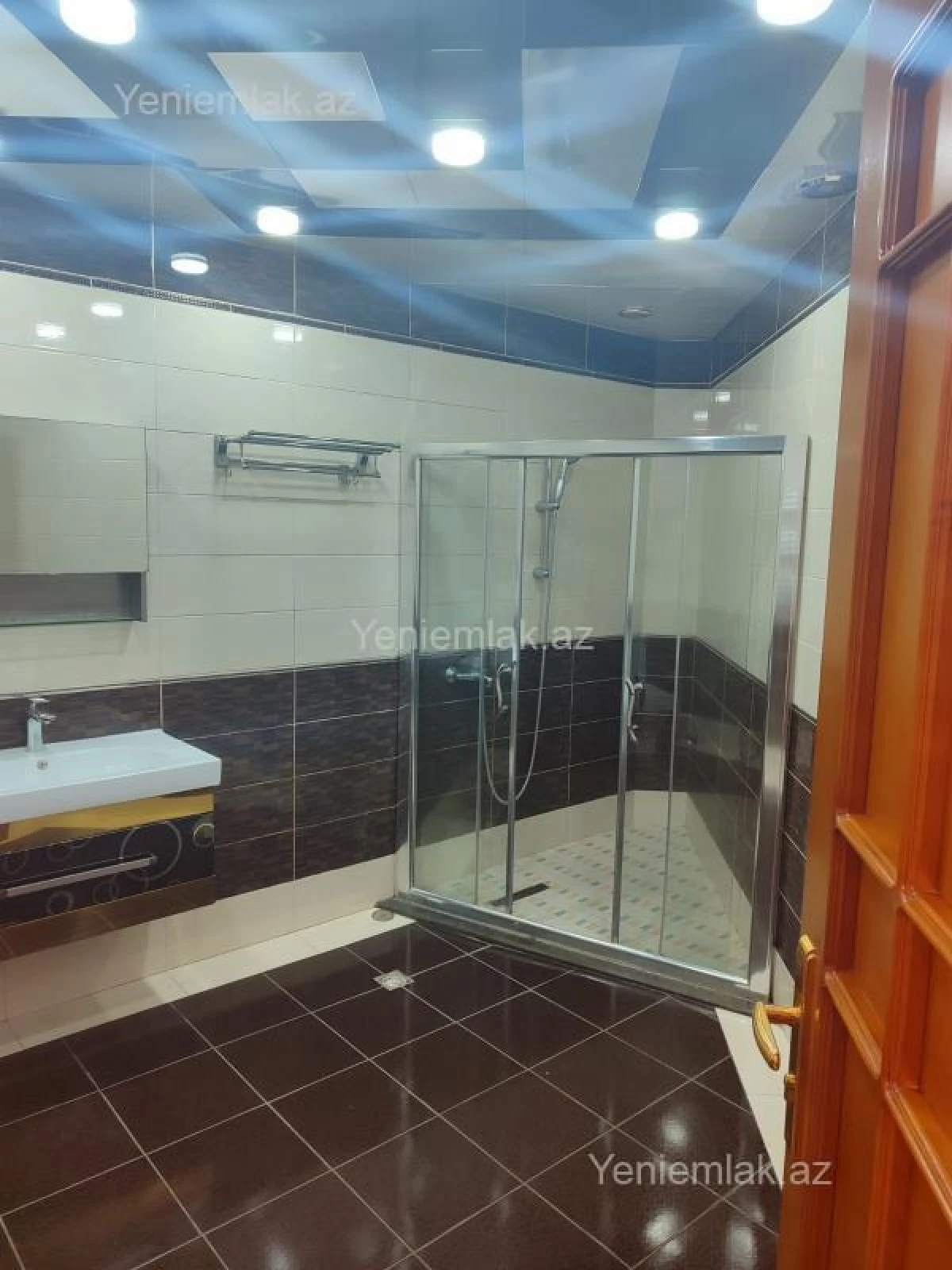 Satılır 3 otaqlı yeni tikili 105 m²