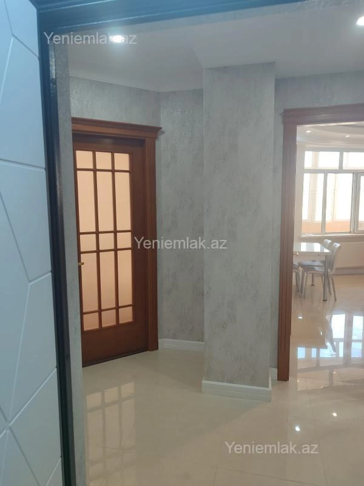 Satılır 3 otaqlı yeni tikili 105 m²