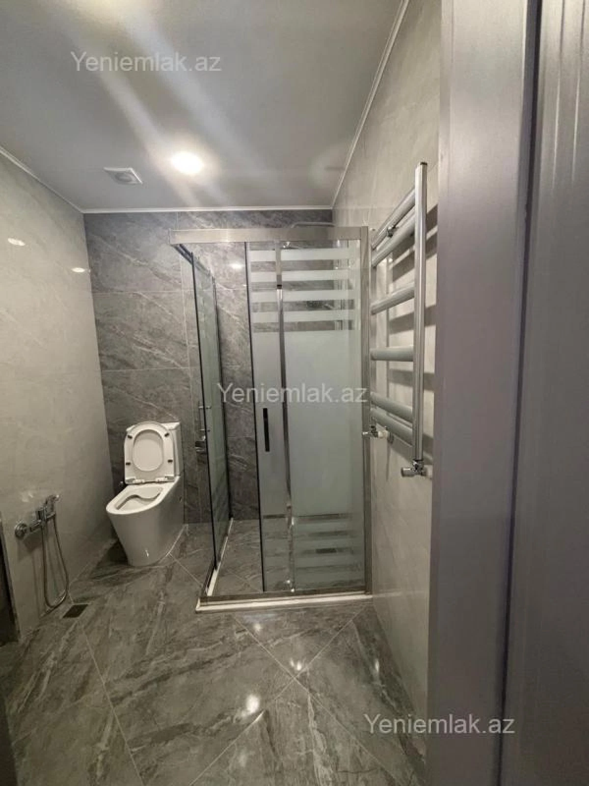Satılır 2 otaqlı yeni tikili 82 m²