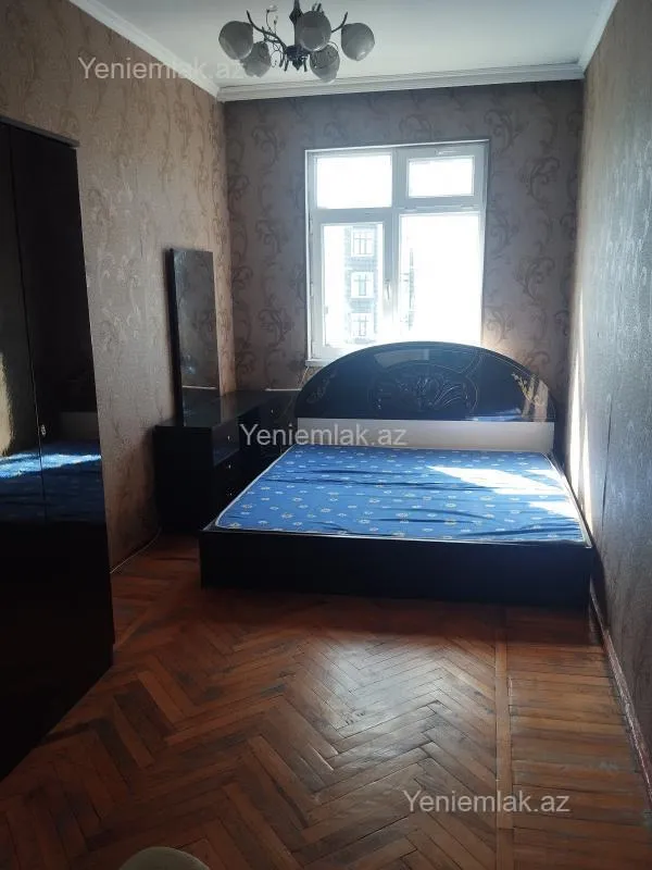 Satılır 3 otaqlı köhnə tikili 45 m²