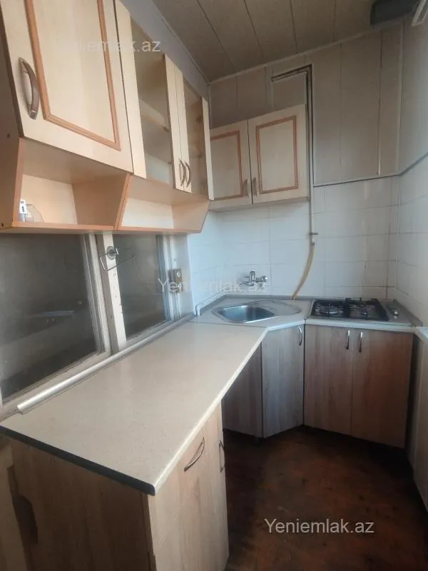 Satılır 3 otaqlı köhnə tikili 45 m²