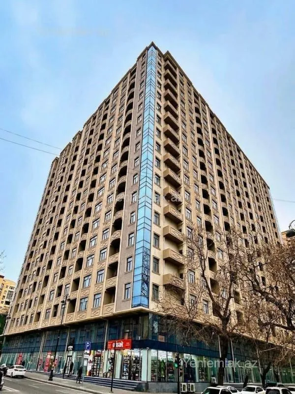 Satılır 3 otaqlı yeni tikili 155 m²