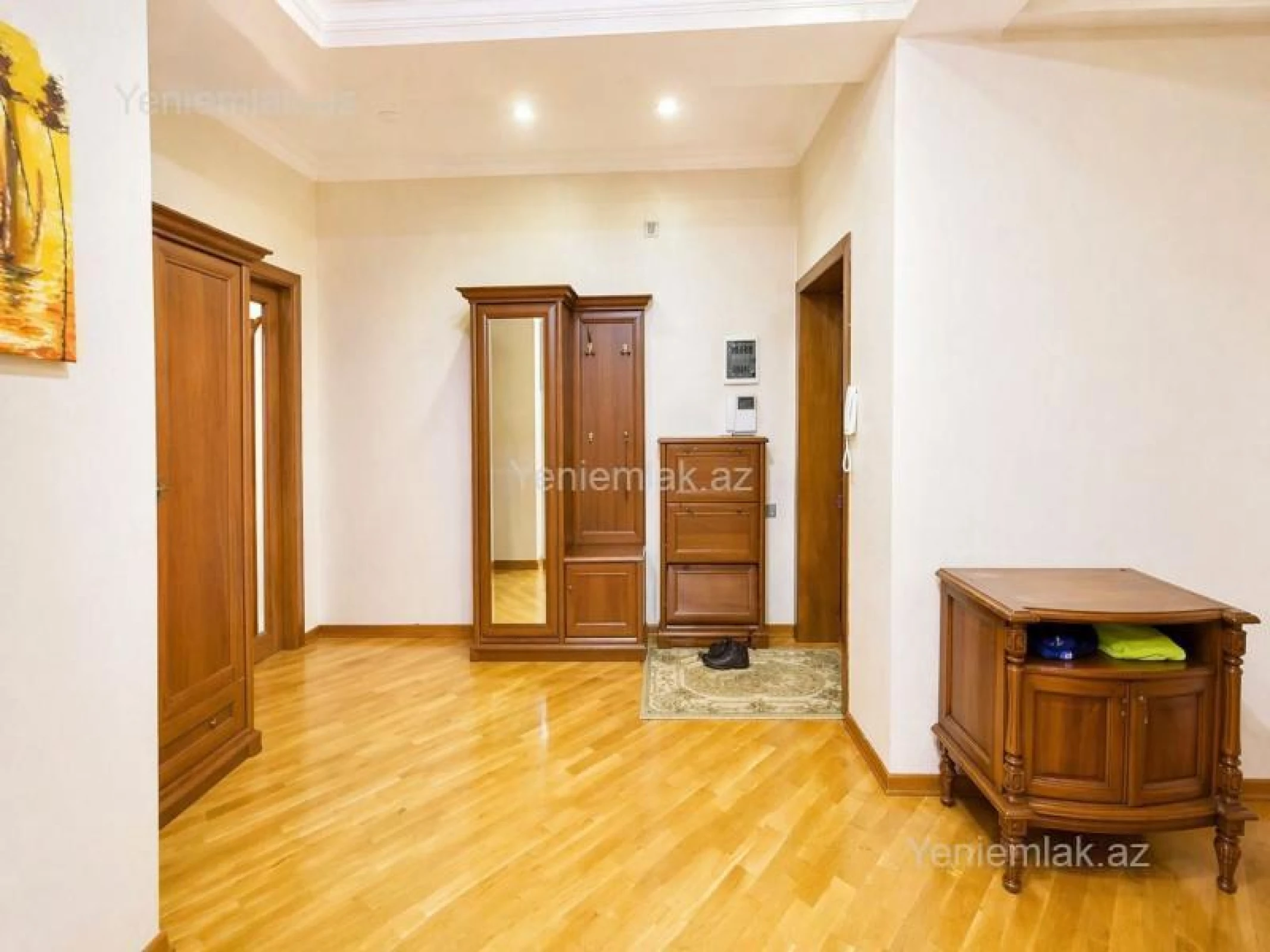 Satılır 3 otaqlı yeni tikili 150 m²