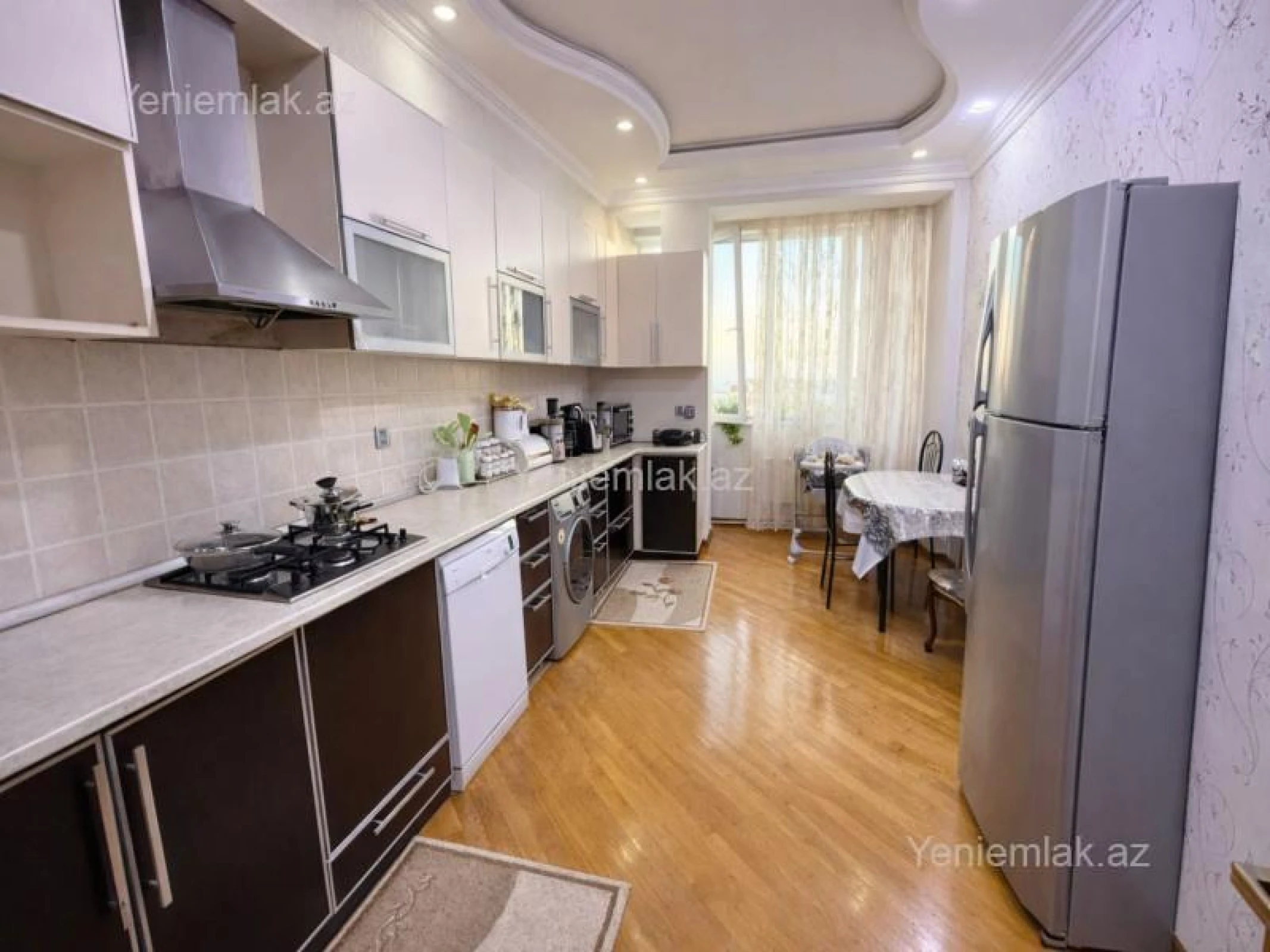 Satılır 3 otaqlı yeni tikili 150 m²