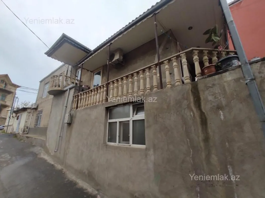 Satılır 4 otaqlı həyət evi 165 m²