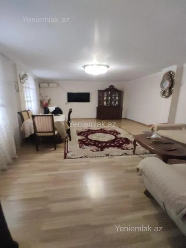 Satılır 4 otaqlı həyət evi 165 m²