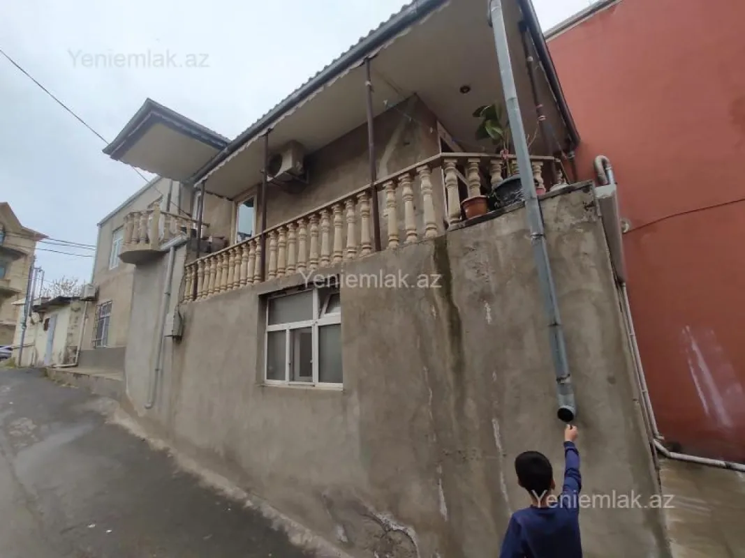 Satılır 4 otaqlı həyət evi 165 m²