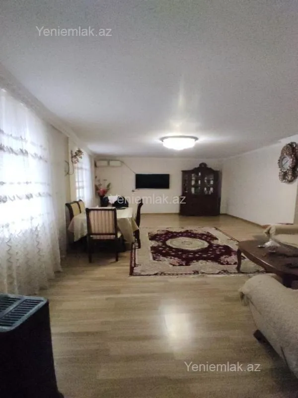 Satılır 4 otaqlı həyət evi 165 m²
