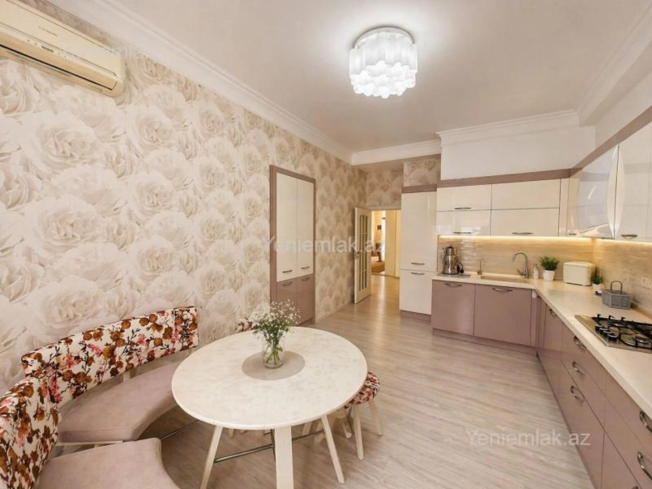 Satılır 3 otaqlı yeni tikili 140 m²