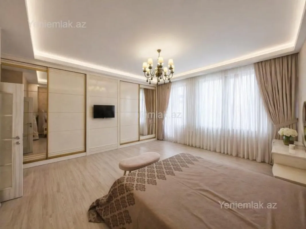 Satılır 3 otaqlı yeni tikili 140 m²