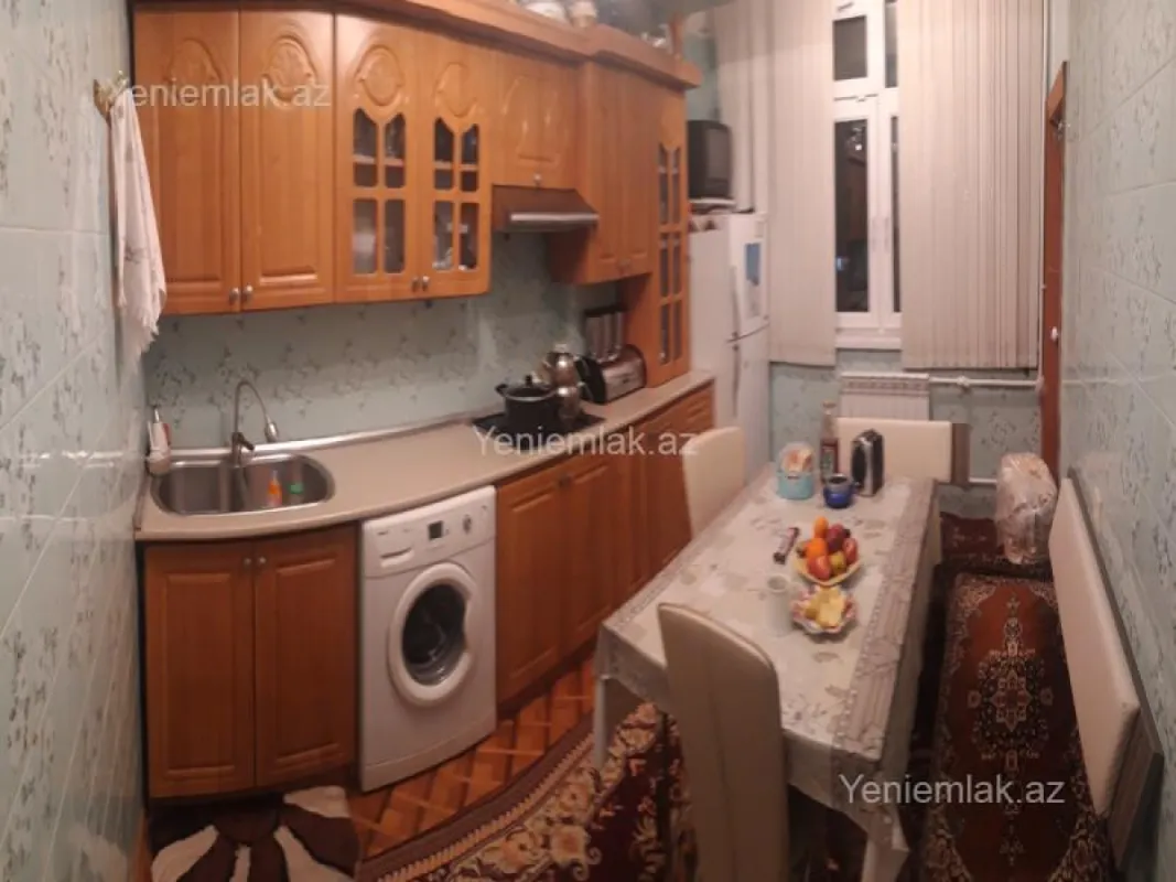 Satılır 3 otaqlı köhnə tikili 80 m²