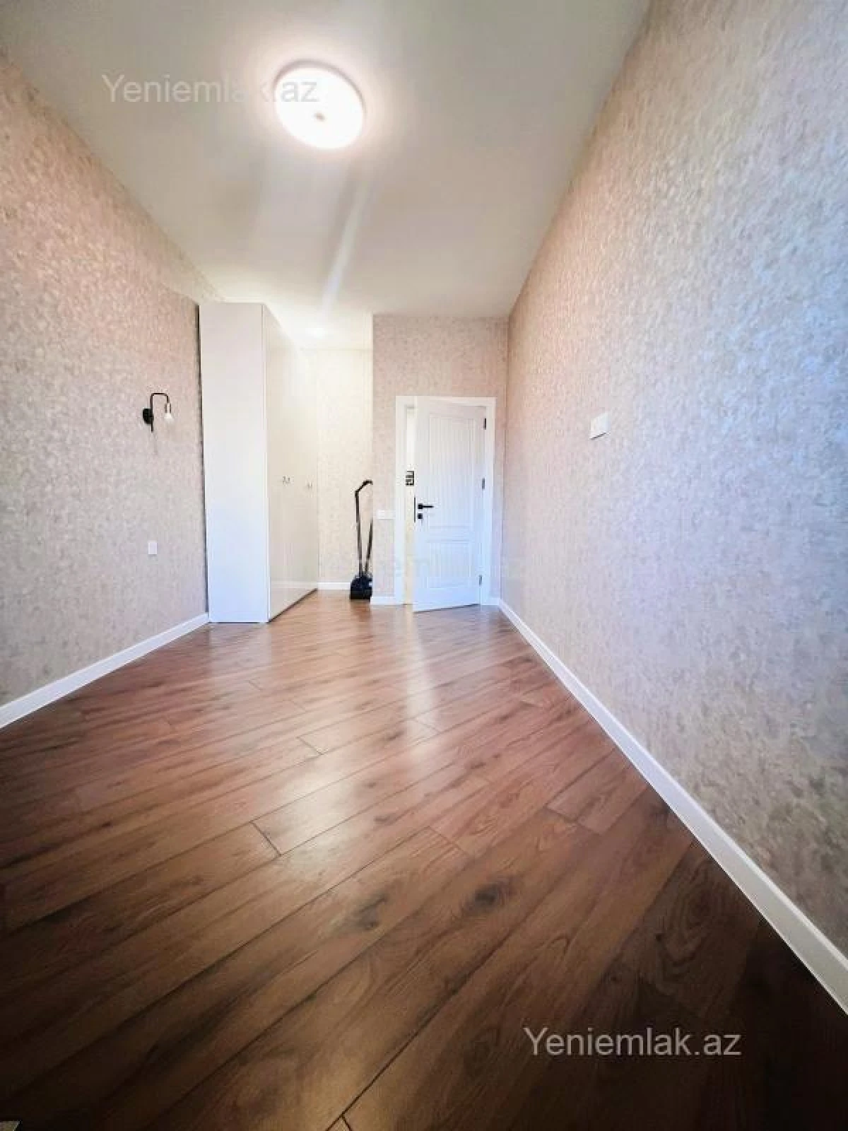 Satılır 2 otaqlı yeni tikili 75 m²