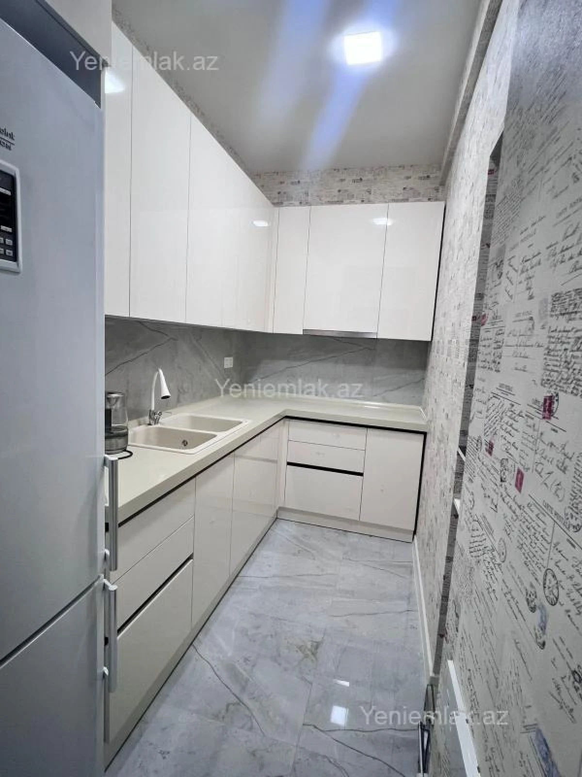 Satılır 2 otaqlı yeni tikili 75 m²