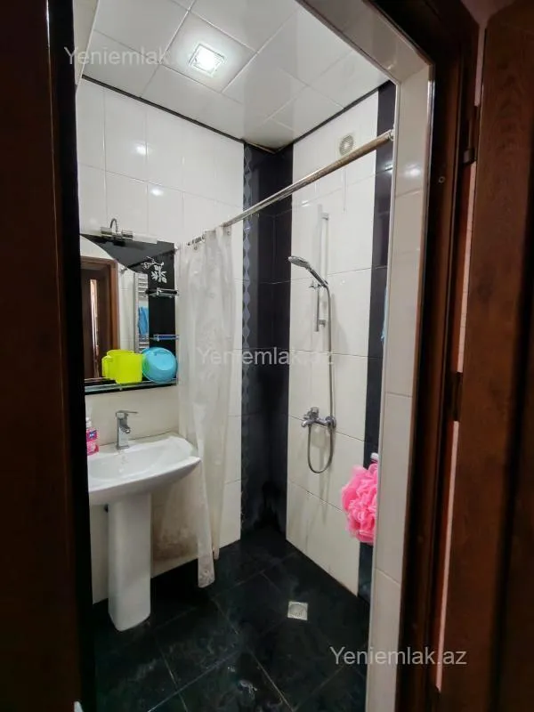 Satılır 2 otaqlı yeni tikili 65 m²