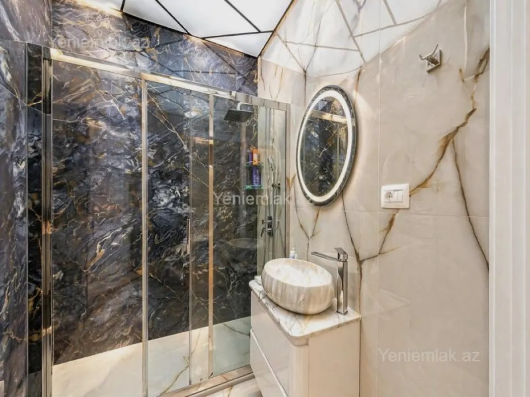 Satılır 3 otaqlı yeni tikili 130 m²