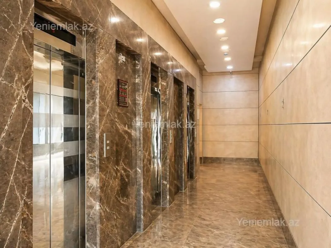 Satılır 3 otaqlı yeni tikili 130 m²