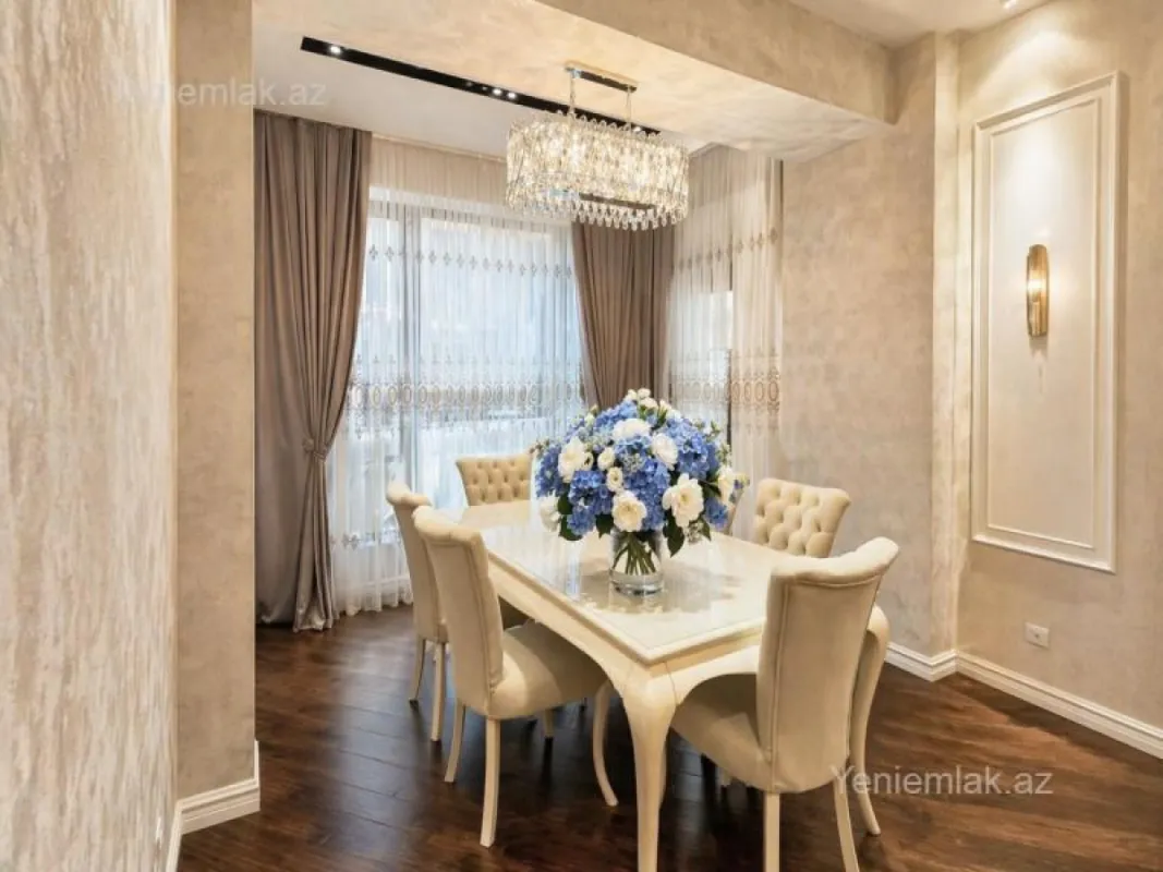 Satılır 3 otaqlı yeni tikili 130 m²