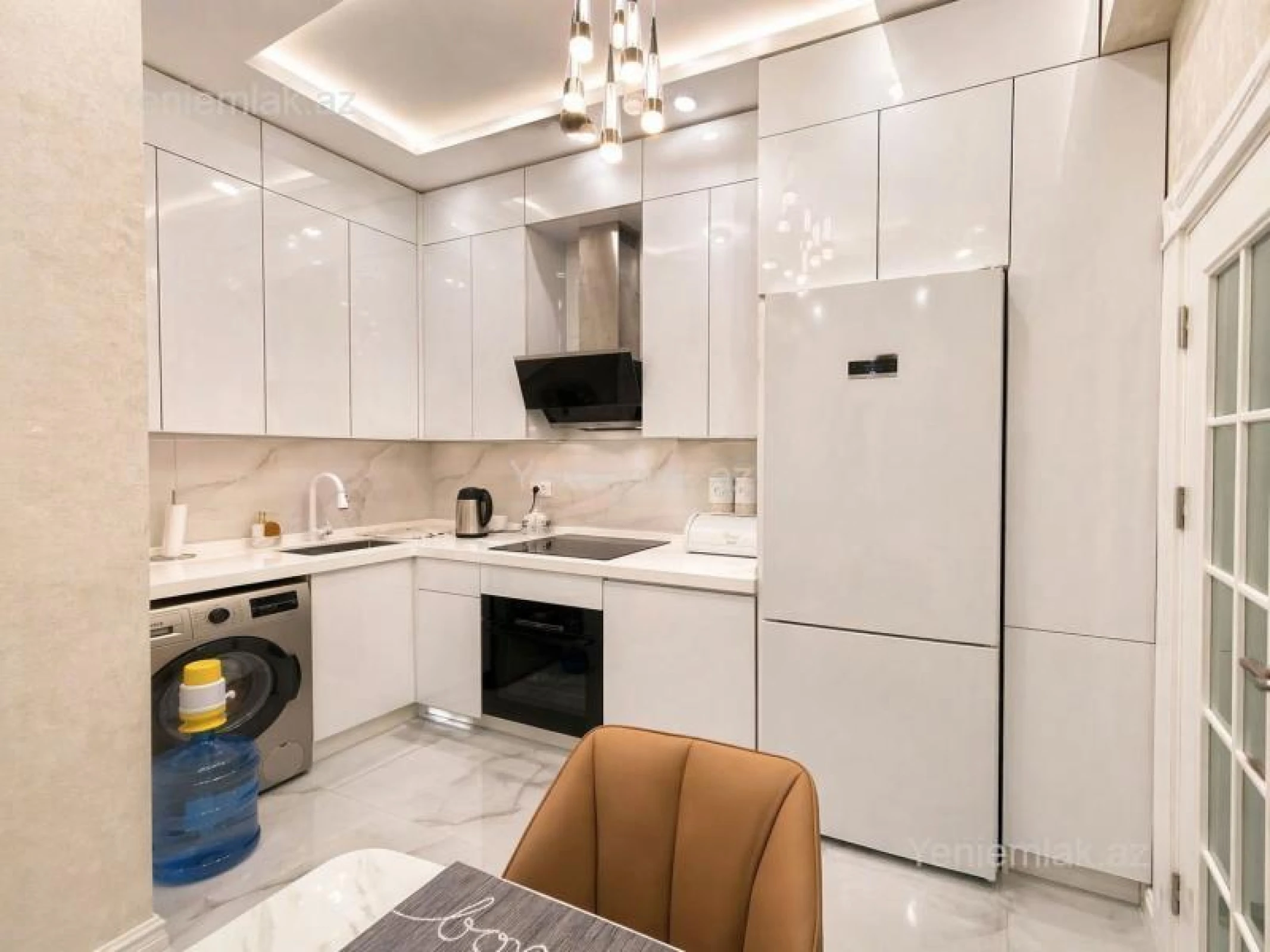 Satılır 3 otaqlı yeni tikili 130 m²