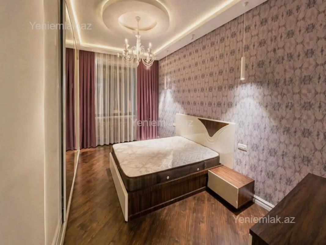 Satılır 3 otaqlı yeni tikili 130 m²