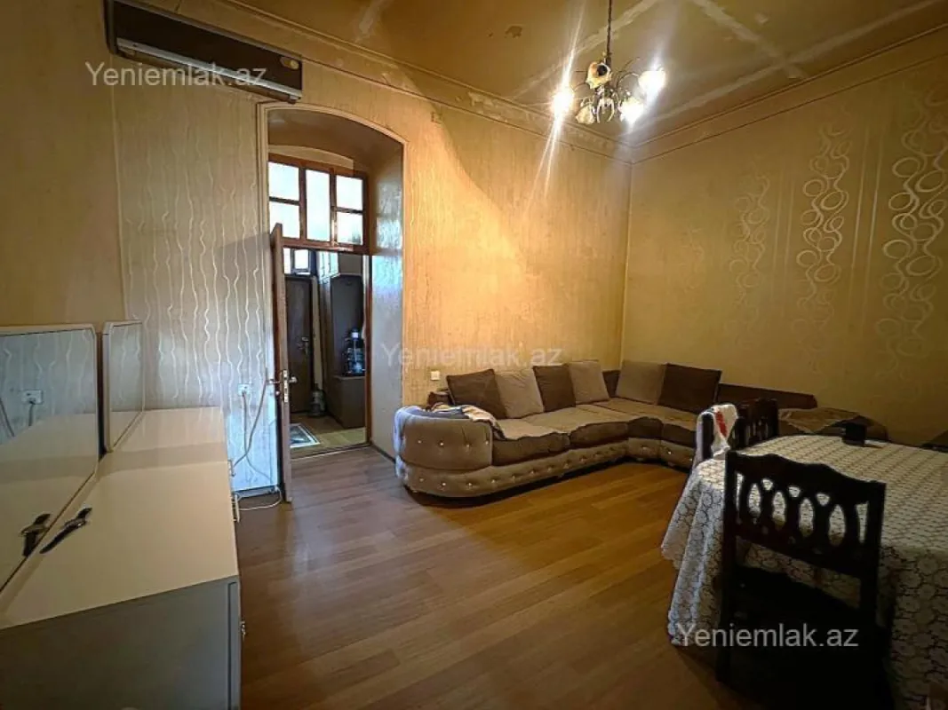 Satılır 3 otaqlı köhnə tikili 60 m²