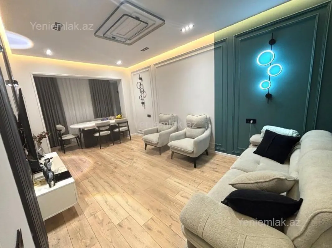 Satılır 5 otaqlı köhnə tikili 130 m²