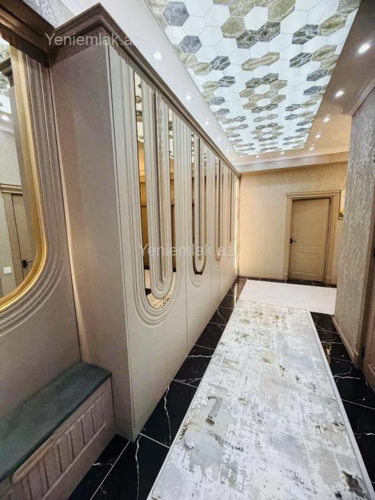 Satılır 3 otaqlı yeni tikili 127 m²