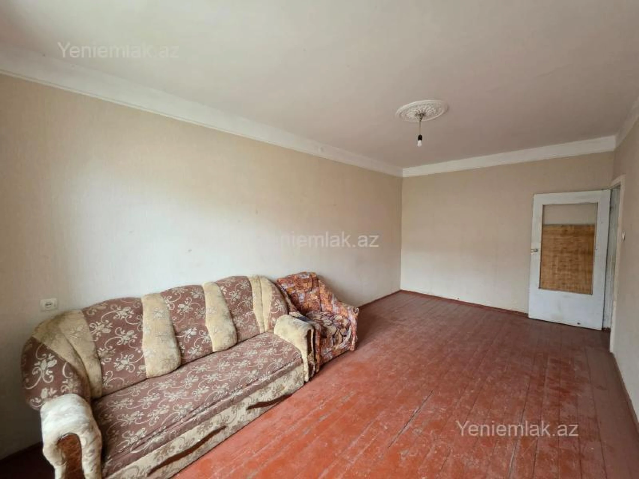Satılır 2 otaqlı köhnə tikili 65 m²