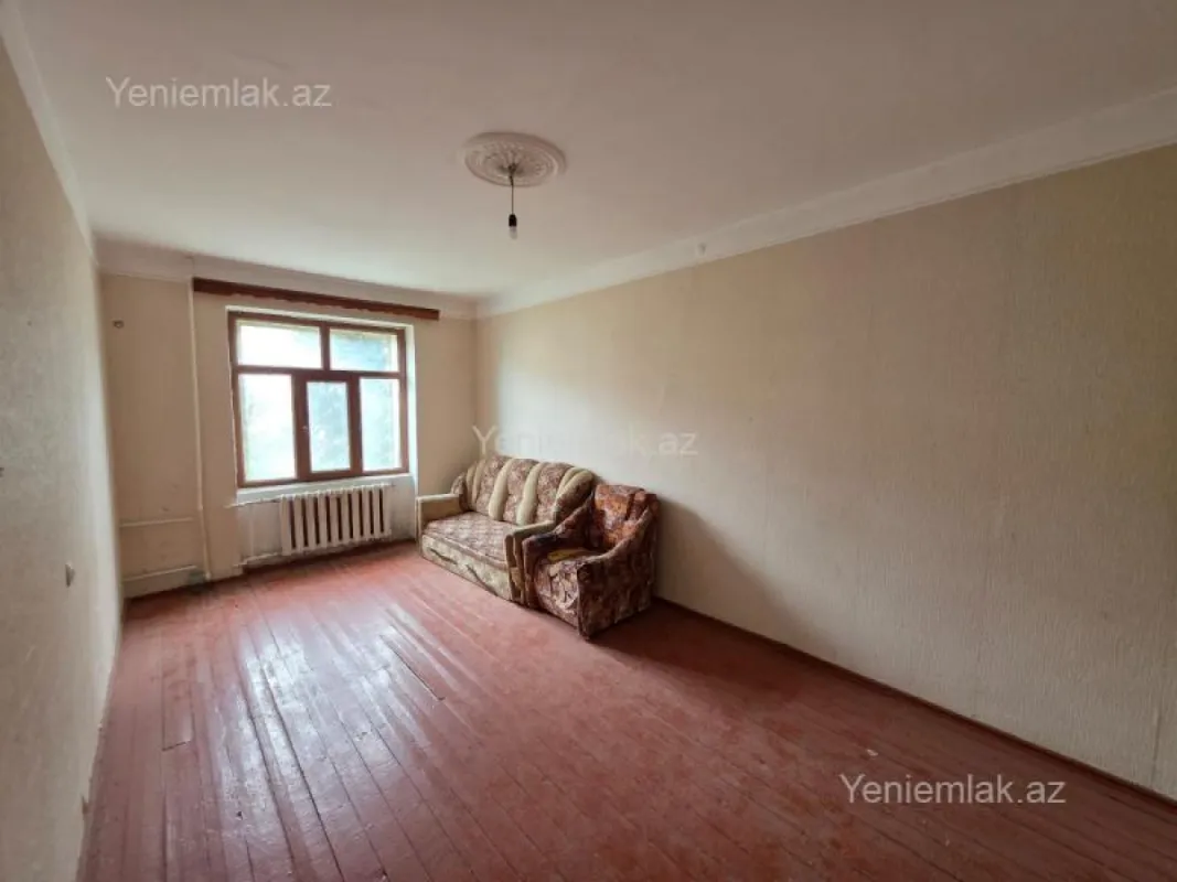 Satılır 2 otaqlı köhnə tikili 65 m²