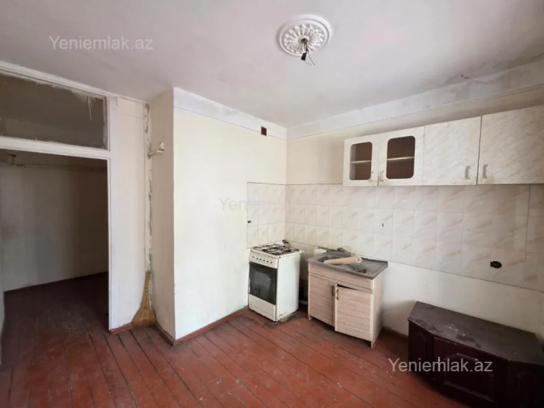 Satılır 2 otaqlı köhnə tikili 65 m²