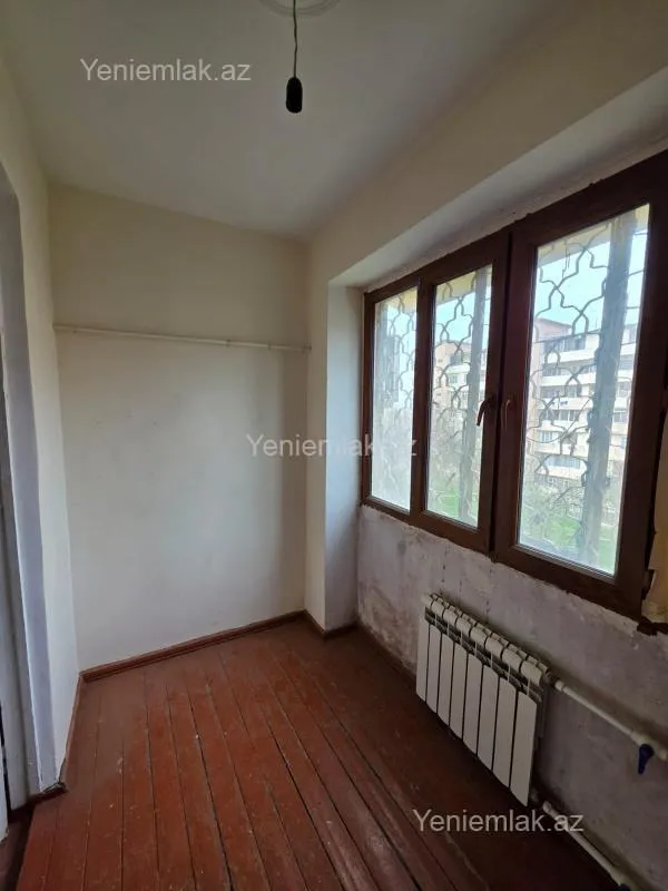 Satılır 2 otaqlı köhnə tikili 65 m²