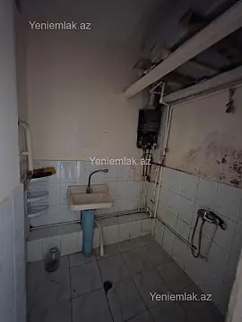 Satılır 2 otaqlı köhnə tikili 65 m²