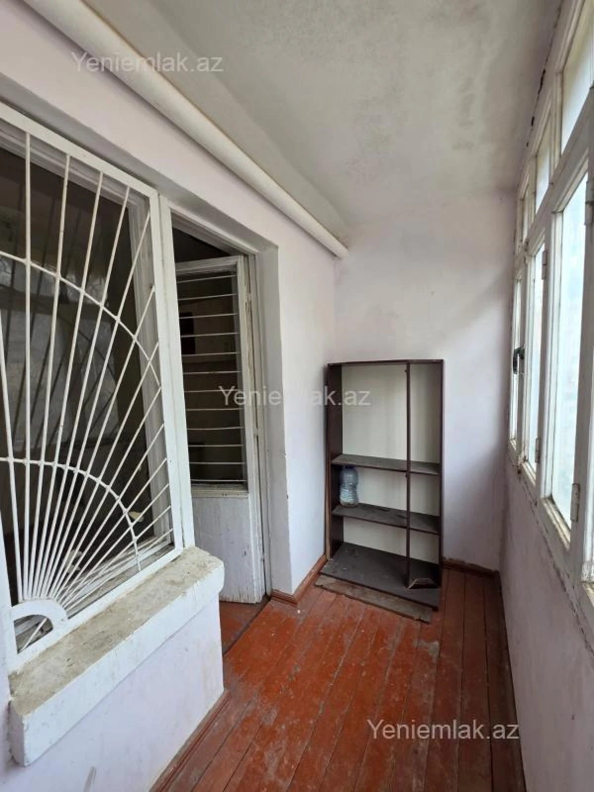 Satılır 2 otaqlı köhnə tikili 65 m²