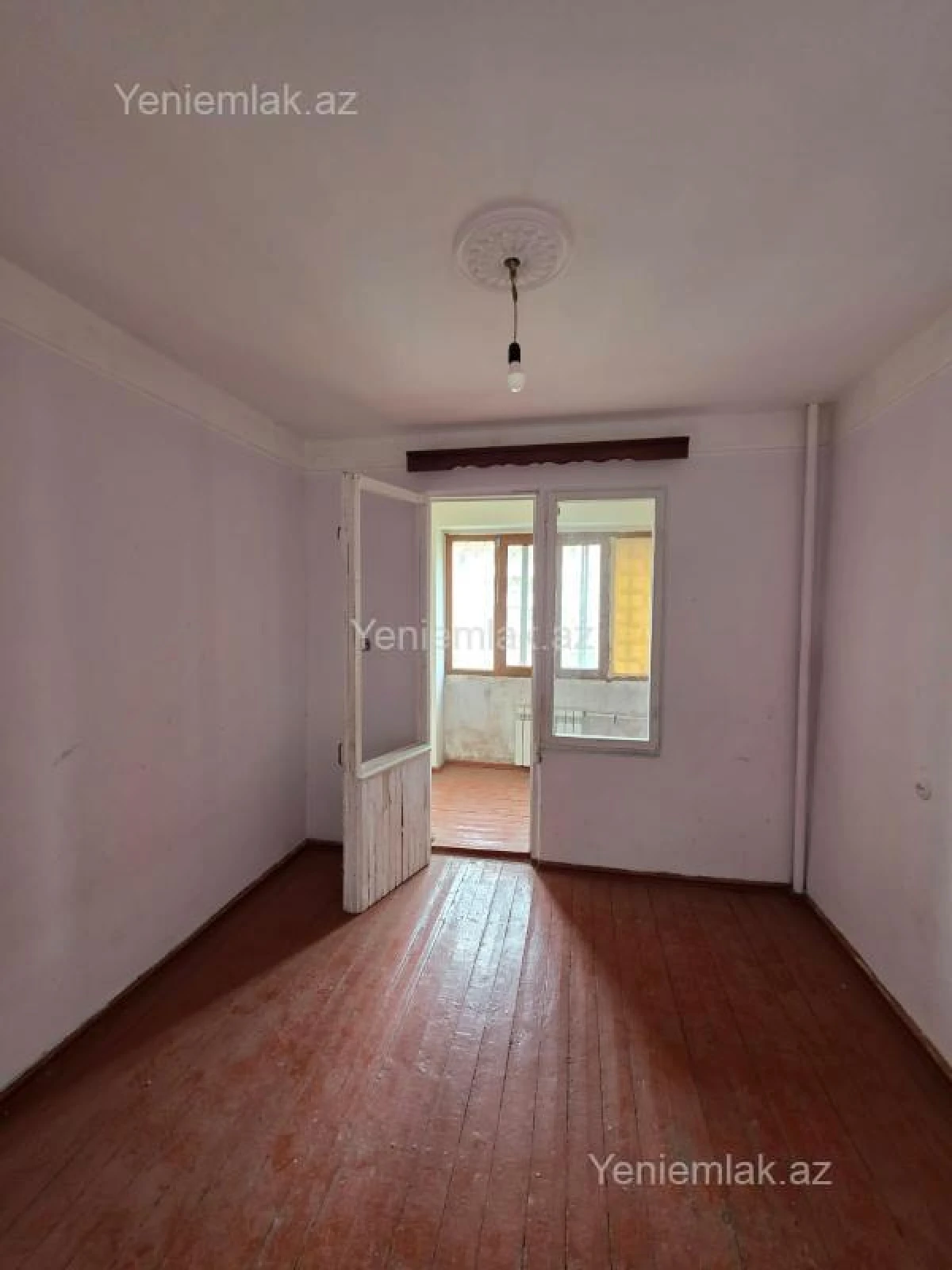 Satılır 2 otaqlı köhnə tikili 65 m²