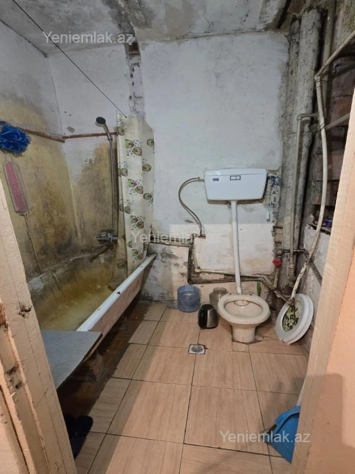 Satılır 2 otaqlı köhnə tikili 55 m²