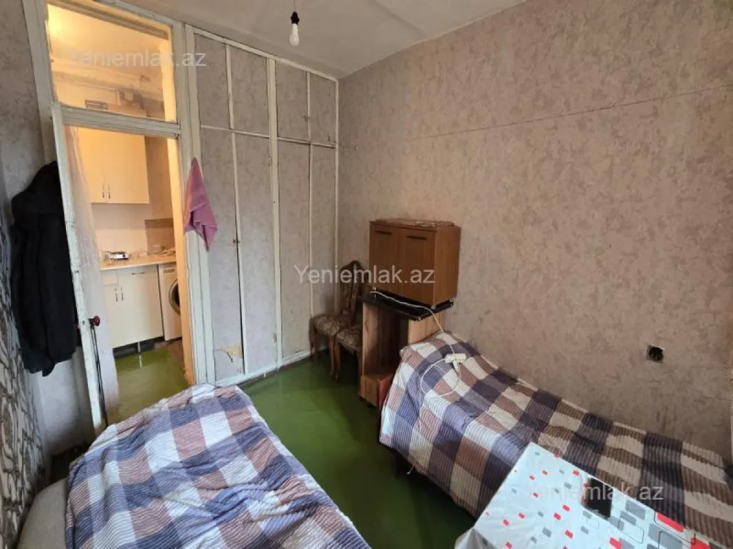 Satılır 2 otaqlı köhnə tikili 55 m²